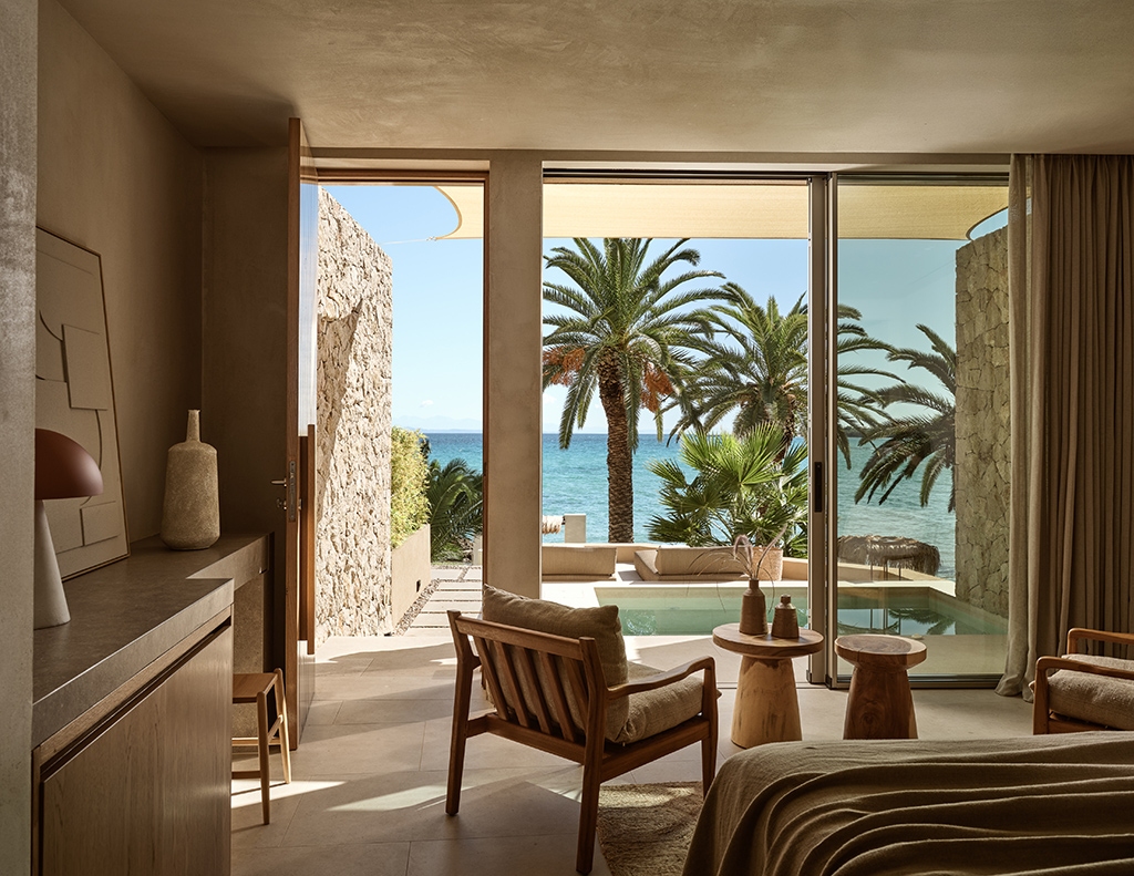 Deluxe Beachfront View Suite with Heated Mini Pool