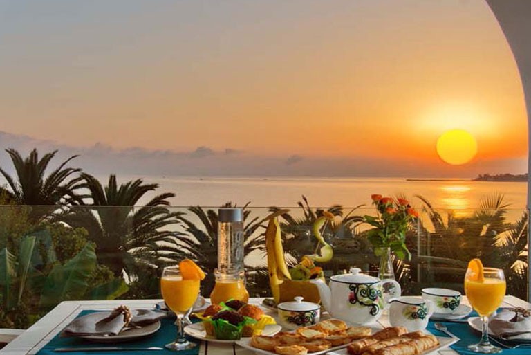 Greek Cuisine Offers Exquisite Dining Experiences